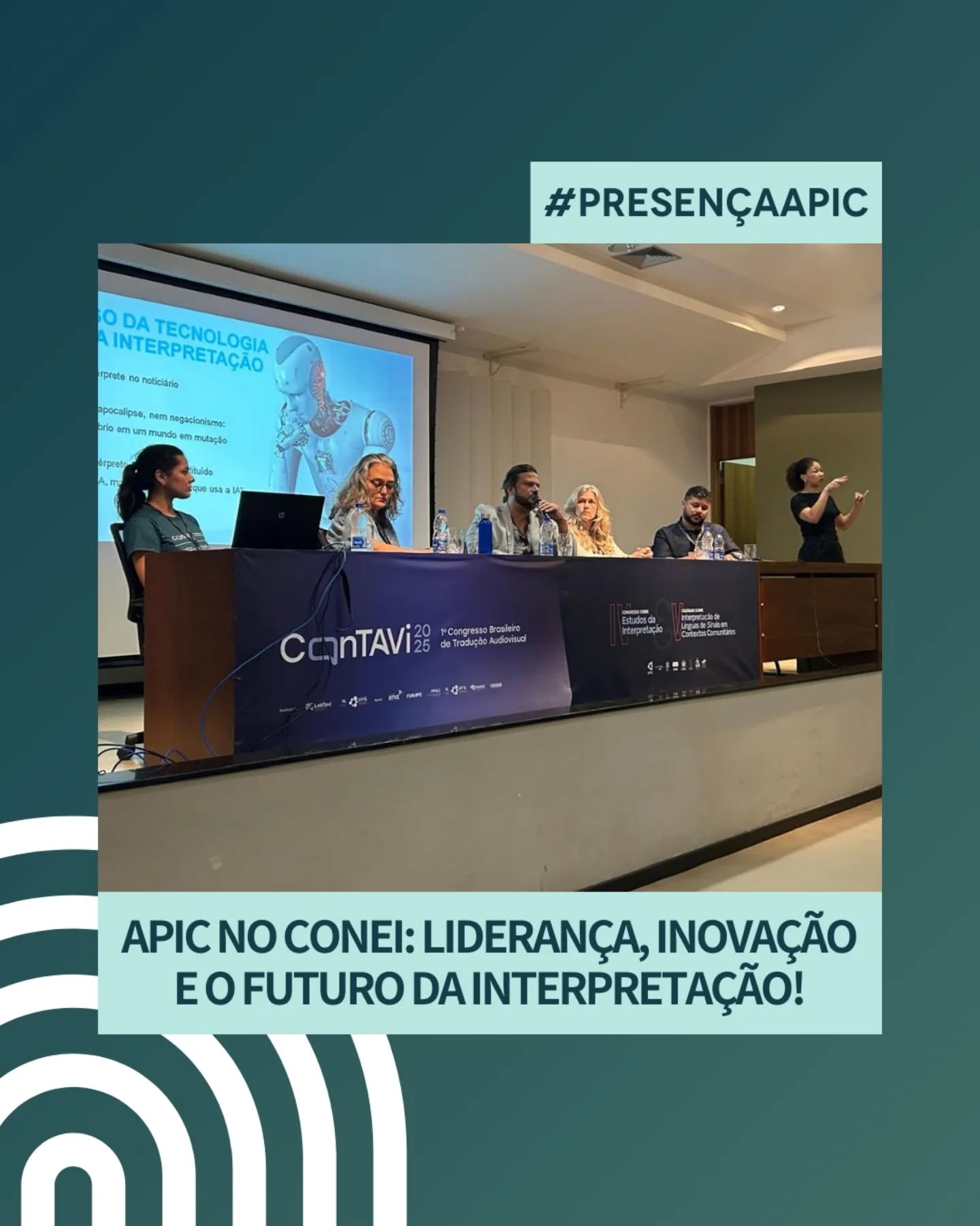 Na semana passada, a APIC participou de uma mesa redonda sobre o papel das associações frente aos avanços tecnológicos no IV Congresso de Estudos da Interpretação (ConEI), realizado em Goiânia. Além da participação da APIC na figura de seu recém-empossado presidente Marsel de Souza, participaram da mesa redonda a AIIC - Associação Internacional de Intérpretes de Conferência, na figura de Larissa Benevides, e a FEBRAPILS - Federação Brasileira das Associações dos Profissionais Tradutores e Intérpretes e Guia-Intérpretes de Língua de Sinais, na figura de Lenildo Souza.
Outros membros da APIC também marcaram presença como oradores e membros de mesas redondas: Anelise Gonder (estratégias de interpretação para nominalizações em discursos-fonte), Carolina Fomin e Vânia Santiago (formação de intérpretes em contextos educacionais de arte e cultura), Denise Bobadilha (interpretação simultânea em telejornais), Raffaella Quental (saberes, experiências e desafios profissionais), Tiago Coimbra (pedagogia e metodologia para a formação de intérpretes) e Vinícius Nascimento (interpretação no audiovisual). O evento teve como palestrante de destaque o professor e pesquisador francês Daniel Gile, idealizador do chamado "modelo de esforços" aplicado à interpretação.
O ConEI é realizado a cada 2 anos, em conjunto com o Colóquio sobre Interpretação de Línguas de Sinais em Contextos Comunitários (que chegou à quinta edição este ano), e este ano dividiu o espaço também com a primeira edição do ConTAVi - Congresso Brasileiro de Tradução Audiovisual.
E você, participou do ConEI ou dos outros eventos? Qual foi o tema que mais chamou a sua atenção? Comente conosco.