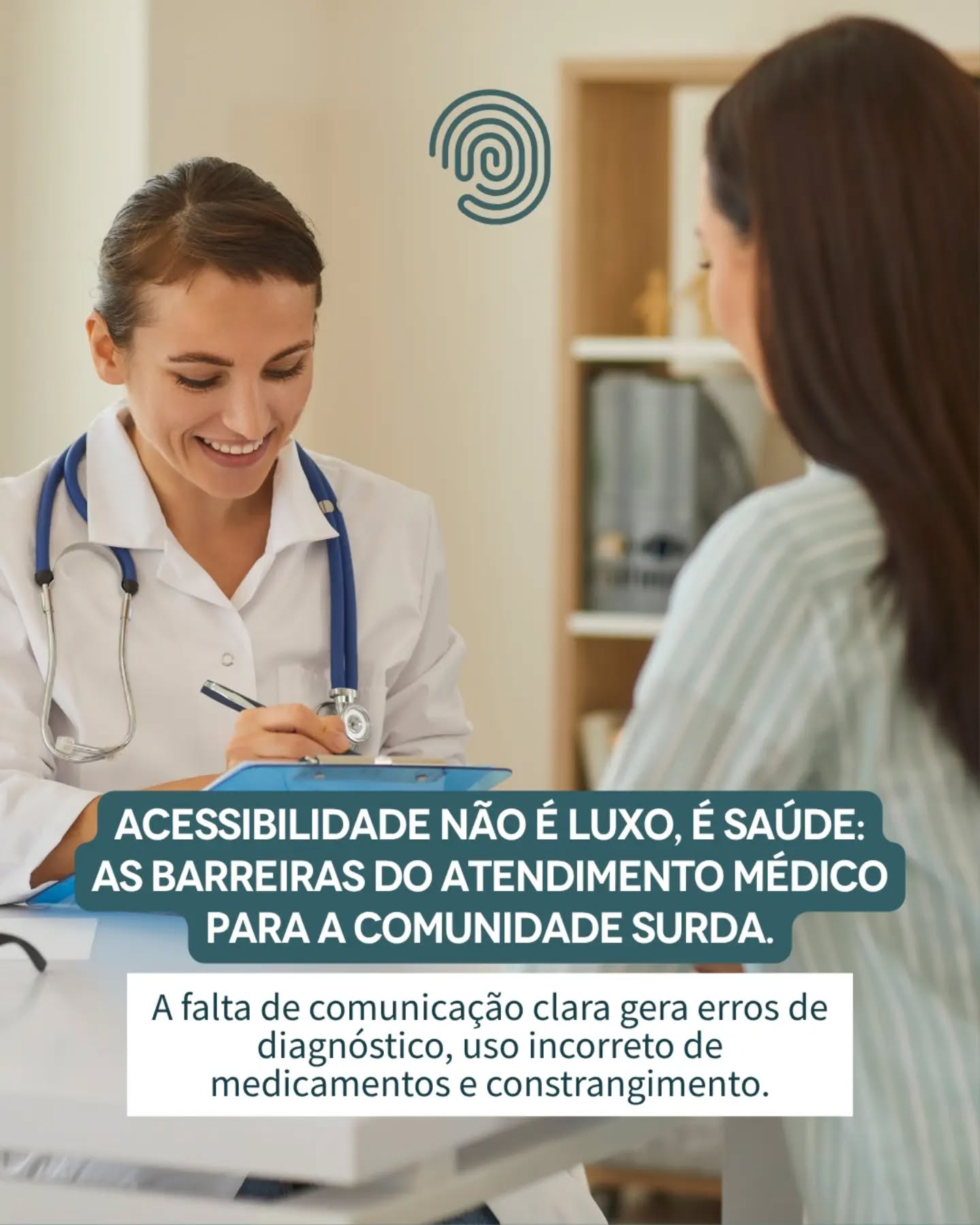 Quando pensamos na atuação de tradutores e intérpretes, muitas vezes nos lembramos dos grandes palcos de conferências. No entanto, a mediação linguística é, antes de tudo, uma ferramenta essencial para a garantia de direitos humanos fundamentais.

Uma matéria publicada pela Agência Brasil revelou a dura realidade enfrentada por pessoas surdas ao buscarem atendimento médico no país: a falta de acessibilidade comunicacional nos hospitais e postos de saúde. Diariamente, milhares de pacientes enfrentam barreiras que vão além do desconforto, colocando em risco a própria integridade física — desde a incompreensão de diagnósticos e relatórios de sintomas até o uso inadequado de prescrições médicas.

Quando uma pessoa é privada de se expressar em sua própria língua ou de compreender o que acontece com seu corpo, ela deixa de ser sujeito de direitos para se tornar refém da situação. Essa vulnerabilidade se agrava ainda mais na saúde mental, onde a falta de sigilo ou o despreparo de quem tenta intermediar a conversa podem inviabilizar o tratamento de quadros delicados, como a depressão e o isolamento.

Para que a acessibilidade seja efetiva, soluções paliativas baseadas apenas em tecnologia remota não bastam. É urgente avançar em medidas estruturais: desde a formação humana e robusta em Libras para profissionais de saúde até a contratação presencial de intérpretes qualificados nos hospitais e a disponibilização de conteúdos do SUS em linguagem acessível.

Você sabia? A presença de profissionais de tradução e interpretação de Libras em órgãos públicos e serviços de saúde já é respaldada por legislação, mas a aplicação prática ainda exige grandes avanços. Garantir que uma pessoa possa se comunicar em sua língua materna dentro de um consultório não é um favor ou uma concessão; é um dever ético, legal e humanitário.

#Libras #ComunidadeSurda