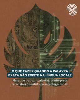 Pense rapidamente em termos como mudanças climáticas, direitos digitais, criptografia ou segurança jurídica. Para nós, essas palavras fazem parte do cotidiano. Mas o que acontece quando um intérprete precisa traduzir esses conceitos para uma língua indígena ou de uma comunidade isolada que nunca teve contato com o universo digital ou com a burocracia estatal? 

Quando nos afastamos do eixo das línguas comerciais (como inglês, espanhol ou francês), o papel do intérprete deixa de ser apenas a busca por equivalências em um dicionário e passa a ser uma verdadeira ponte de sobrevivência e emancipação cultural.

Para as comunidades indígenas e populações isoladas, a barreira não é apenas o vocabulário: é a ausência de um contexto histórico e social compartilhado. Como explicar "pegada de carbono", "algoritmo" ou "habeas corpus" em uma língua moldada por outra cosmovisão?

Esse é o cenário desafiador enfrentado por intérpretes que atuam junto a minorias linguísticas e povos originários.

Nessas realidades, a tradução literal é impossível. Não existem palavras equivalentes prontas em um glossário. O trabalho do profissional, muitas vezes sob a pressão do calor do momento em tribunais, postos de saúde ou reuniões de direitos humanos, transforma-se em uma missão de comunicar ideias e criar conceitos do zero.

Esse cenário nos lembra de uma premissa básica da linguística: a língua reflete a experiência de um povo. Se a experiência muda ou se expande, a língua precisa acompanhar.

O trabalho desses intérpretes vai muito além da técnica de cabine. É um exercício profundo de alteridade, antropologia e direitos humanos. Eles garantem que, mesmo diante de um mundo hiperconectado e burocrático, nenhuma comunidade seja silenciada por não falar a língua do poder.

Uma homenagem da APIC a todos os profissionais que atuam na linha de frente da preservação e da ponte entre mundos.

#APIC #Linguística #Interpretação #Tradução #Idiomas Comunicação