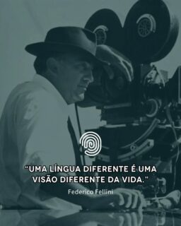 Assim como um grande diretor escolhe a lente, o ângulo e a luz para contar uma história, cada idioma enxerga a realidade sob uma perspectiva única. 

A célebre frase do cineasta italiano Federico Fellini resume com perfeição o que vivemos diariamente na cabine: "Uma língua diferente é uma visão diferente da vida."

Aprender e dominar um idioma vai muito além de decorar regras gramaticais ou traduzir palavras equivalentes. É compreender a bagagem cultural, o humor, os silêncios e a sensibilidade de um povo.

Como intérpretes de conferência, nosso papel é justamente decodificar essa "visão de vida" em tempo real, permitindo que públicos de diferentes origens não apenas ouçam a tradução das palavras, mas sintam a verdadeira essência da mensagem. 

E para você, qual idioma abriu a lente mais surpreendente sobre o mundo? Conta para a gente nos comentários! 👇