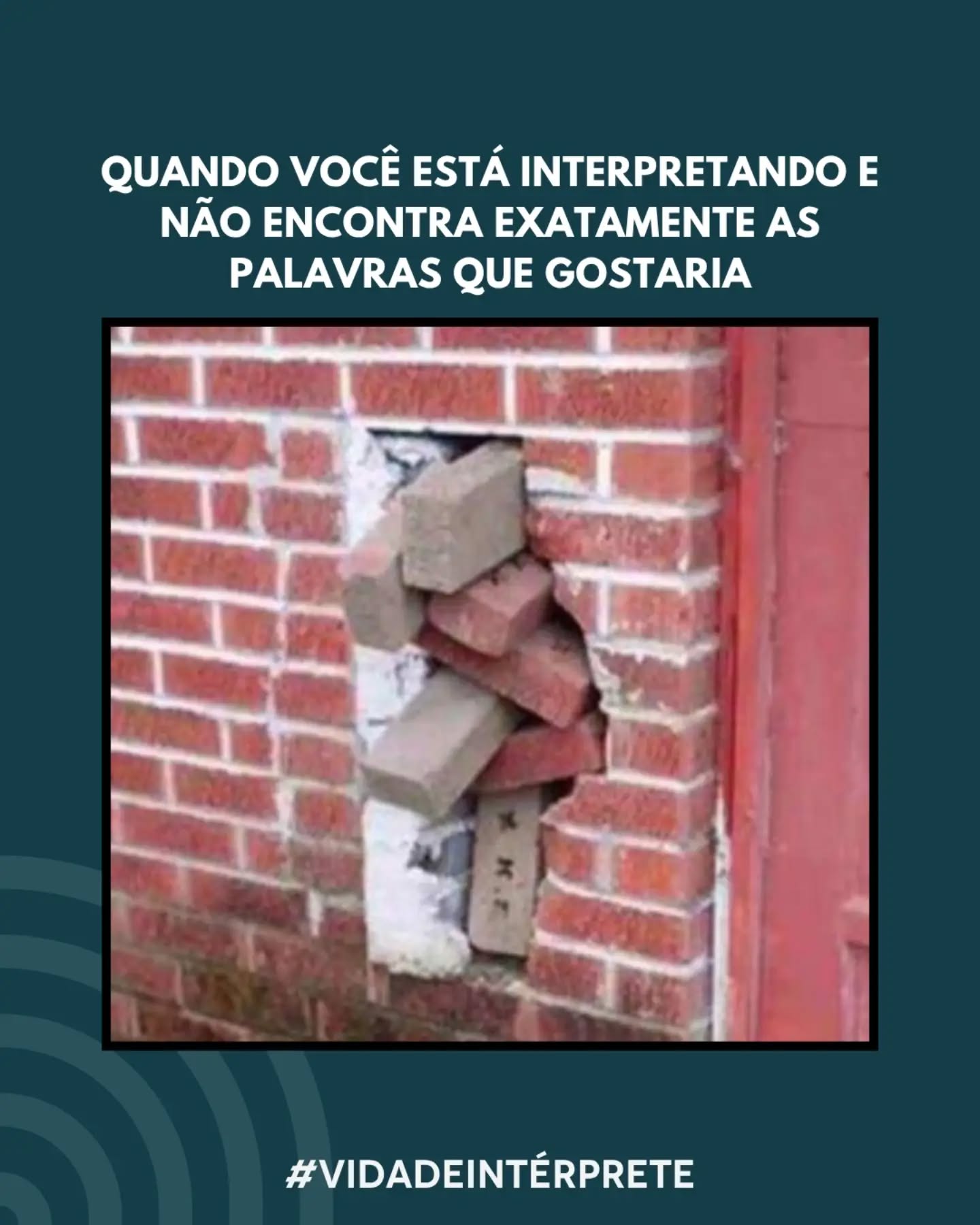Aquele microssegundo em que o termo exato desaparece do mapa, a velocidade do palestrante não dá trégua e o seu cérebro aciona o modo sobrevivência: reorganiza a frase, puxa uma paráfrase, encaixa um sinônimo e entrega a mensagem impecável para o ouvinte!

Por fora, a entrega continua fluida e elegante. Por dentro... é exatamente essa engenharia de tijolos! 😅

#VidaDeIntérprete #InterpreterMEME