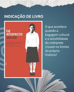 Para quem ama ficção com o nosso universo de pano de fundo, indicamos "The Interpreter", romance de estreia da escritora Suki Kim. 

A trama acompanha Suzie Park, uma jovem intérprete de coreano que atua no sistema judiciário de Nova York. Acostumada a dar voz a imigrantes em momentos delicados, Suzie desciobre pistas sobre o misterioso assassinato dos próprios pais — o que a força a "interpretar" o passado de sua família. 

Além do suspense envolvente, o livro traz reflexões profundas sobre a posição do intérprete como ponte entre culturas, sobre o peso da neutralidade, sobre a invisibilidade da profissão e a busca por identidade no contexto da imigração, e sobre como as línguas que falamos determinam nossa percepção da realidade.

Essa narrativa fala de pertencimento, e do que não é dito na comunicação. Vale a leitura para quem quer ver nossa profissão representada na literatura contemporânea! 

#DicaDeLeituraAPIC #APIC