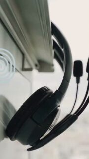 Ser intérprete de conferências é viver em constante aprendizado. É ter a oportunidade de mergulhar em temas diversos a cada evento, dominar jargões complexos e sentir a adrenalina de entregar a mensagem com precisão, fluidez e empatia no exato momento em que ela acontece.

Para os membros da APIC, essa profissão é muito mais do que traduzir palavras: é ser a ponte que conecta pessoas, ideias e culturas.

Dê o play no segundo vídeo da campanha e descubra mais depoimentos inspiradores sobre as razões que nos fazem amar o que fazemos!

#APIC #InterpretaçãoDeConferências #MêsDoTradutorEIntérprete #IntérpretesDeConferência

http://www.apic.org.br/