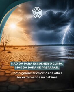 O mercado de interpretação mudou de ritmo, e navegar entre períodos de calmaria e momentos de altíssima demanda é um dos maiores desafios da nossa rotina. Neste texto reflexivo e generoso, nossa colega Denise Bobadilha compartilha suas percepções sobre resiliência, gestão de carreira e preparação para os novos ciclos da profissão.

“Sou intérprete há mais de 10 anos. Durante boa parte desse tempo, dava para ler as estações do mercado. A gente sabia quando vinha a temporada de congressos (a “alta temporada”), quando o telefone silenciava, quando dava para tirar férias em janeiro ou fazer um curso em julho sem culpa. Havia um calendário que guiava o nosso ano.

Só que esse calendário anda bagunçado. O mercado de interpretação de hoje se parece com o clima de um planeta em transformação, em que os extremos viraram rotina. Passamos semanas de seca, com uma diária ou duas, de olho no celular e na caixa de email e checando com colegas se o problema está comigo. Aí vem a enchente: três clientes no mesmo dia, propostas que se sobrepõem, e aquela sensação incômoda de que recusar trabalho é desperdiçar a única chuva do ano.

Confesso uma coisa: a enchente me tira mais o sono do que a seca. Aprendi a atravessar os meses magros com alguma calma – antes da interpretação, tenho uma vida de jornalista autônoma com perrengues parecidos. Dizer não em meio à abundância continua difícil, porque uma parte de mim já pergunta quando vem a próxima.

O que tenho feito lembra bastante o que faz quem vive da terra. Alimentar um reservatório, uma reserva financeira que atravesse os meses secos; diversificar a lavoura com palestras, oficinas, formação continuada, frentes que se sustentam entre si quando uma delas esfria; e colher depressa enquanto chove, sem confundir a abundância de um mês com a média do ano.

É a boa e velha resiliência: a capacidade de um sistema de absorver choques sem perder sua função. Vale para ecossistemas em tempos de mudança climática e para o trabalho em tempos de transformação profunda.

Não dá para escolher o clima nem mesmo segurar sua mudança. Mas dá para se preparar.

E vocês, colegas, também sentem essa alternância?”
